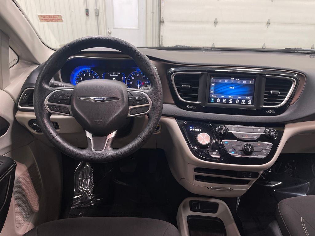 2020 Chrysler Voyager LX
