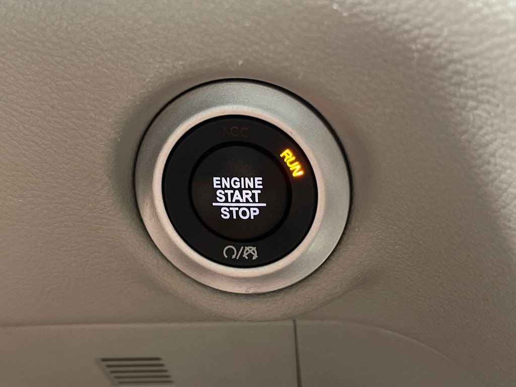2020 Chrysler Voyager LX