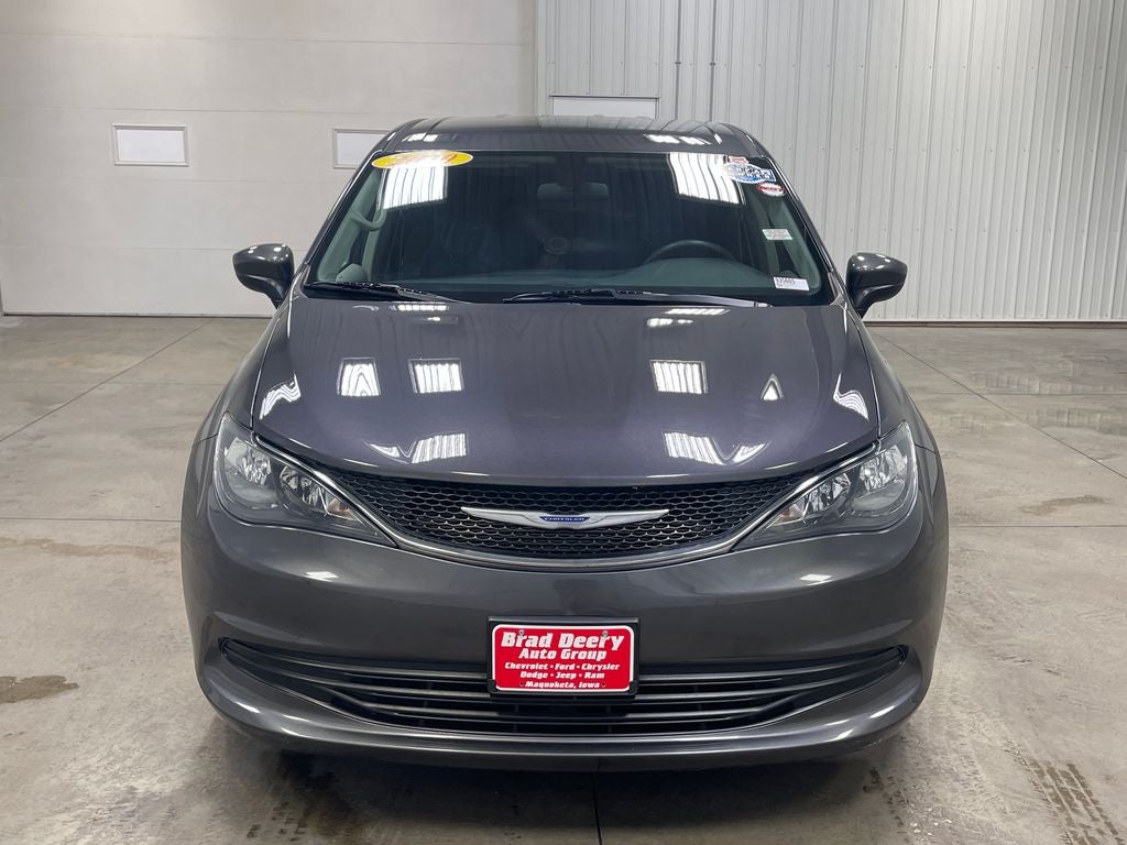 2020 Chrysler Voyager LX