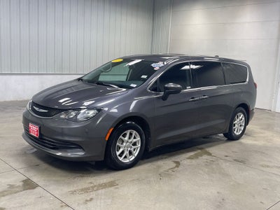 2020 Chrysler Voyager LX