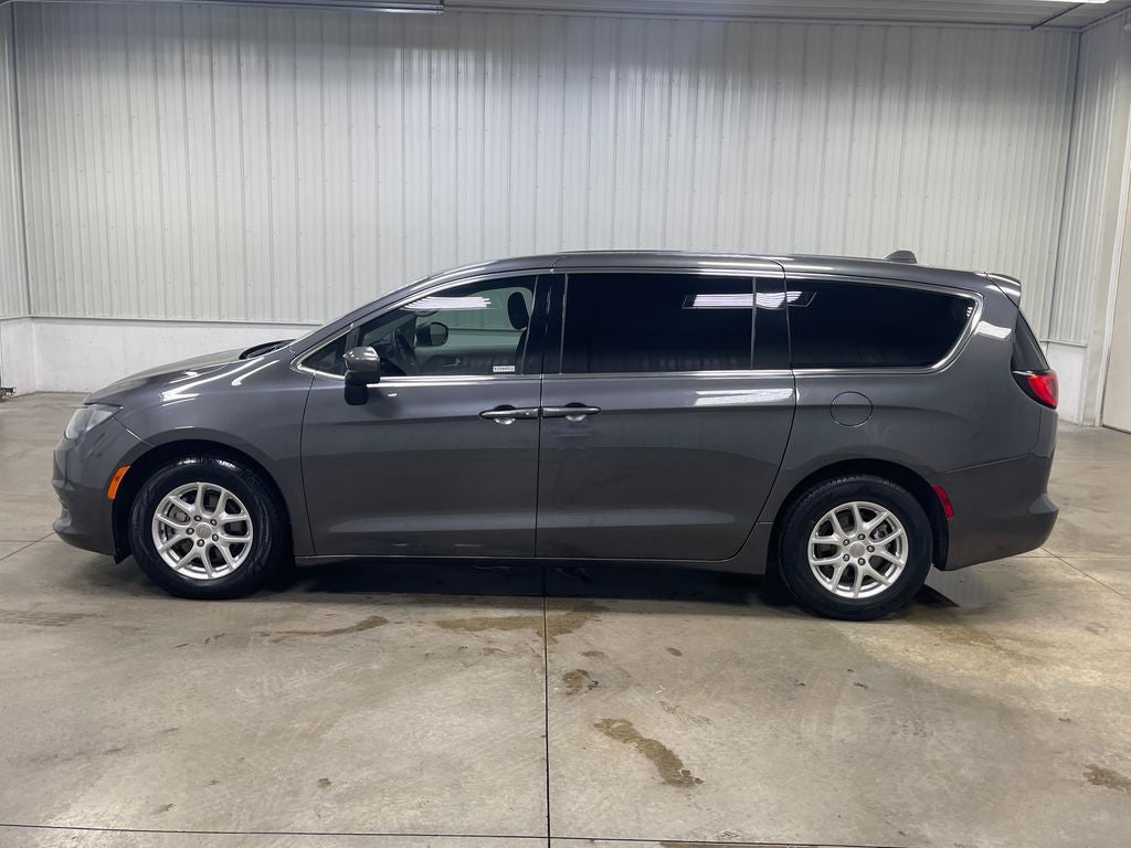 2020 Chrysler Voyager LX