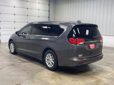 2020 Chrysler Voyager LX