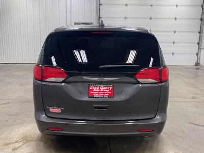 2020 Chrysler Voyager LX