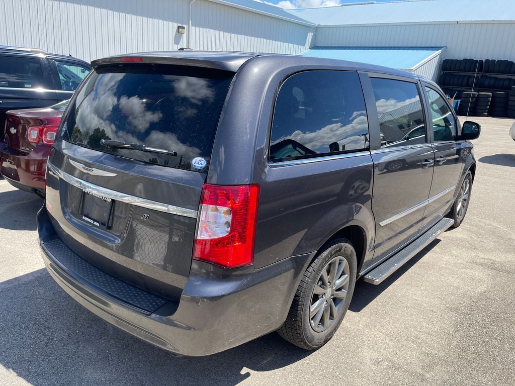 2015 Chrysler Town & Country S