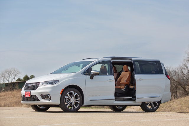 2026 Chrysler Pacifica Pinnacle AWD
