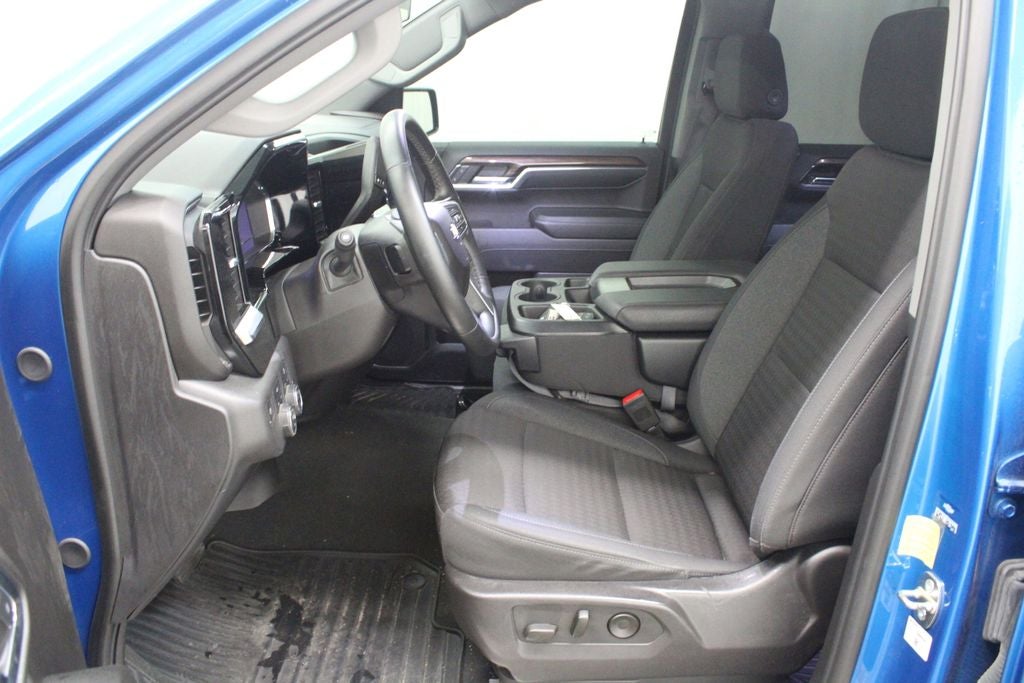 2024 Chevrolet Silverado 1500 LT Crew Cab 4X4