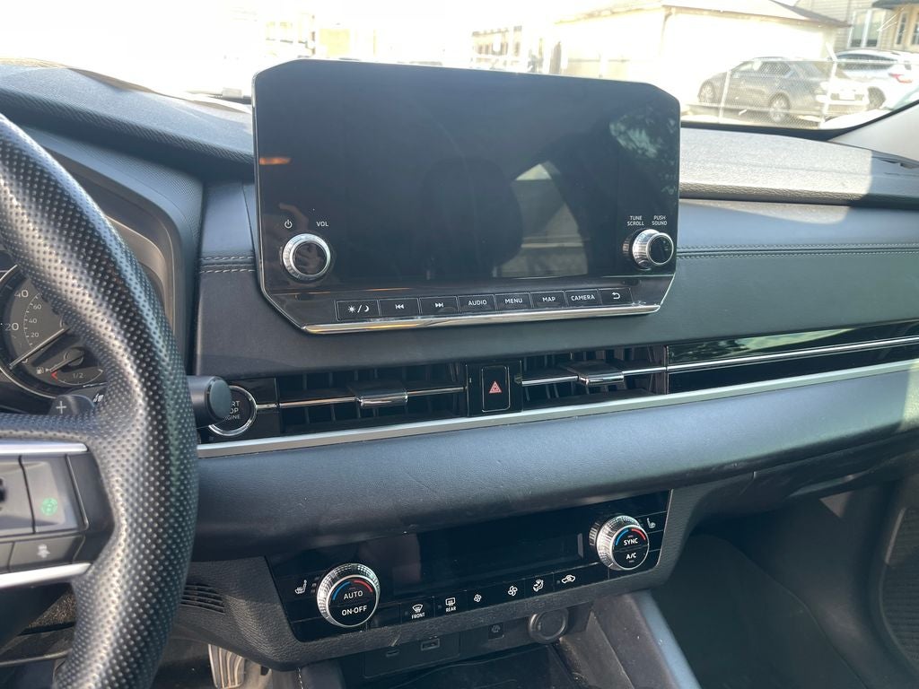 2022 Mitsubishi Outlander Base